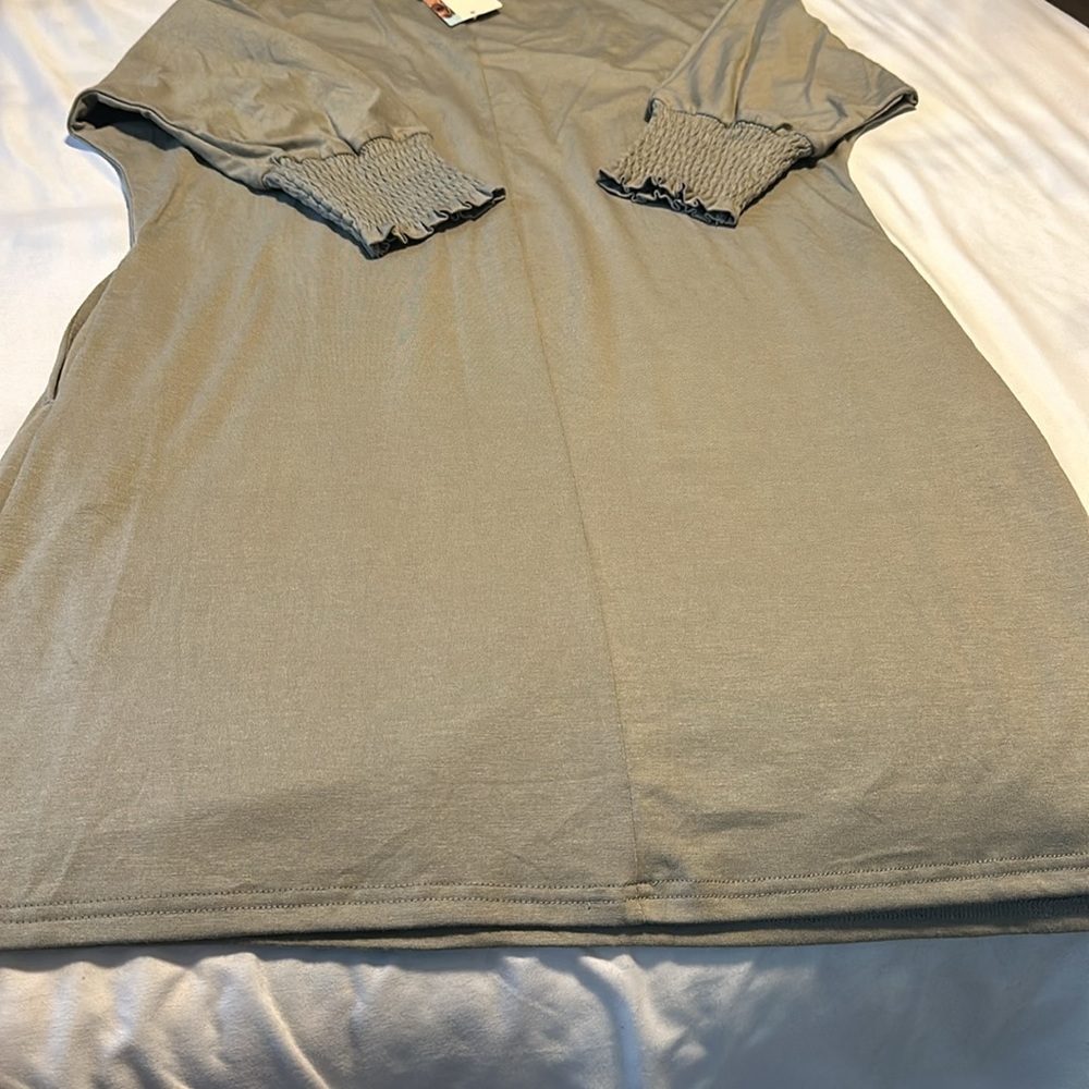 Women’s Dokotoo Dress Size Medium - Picture 6 of 6